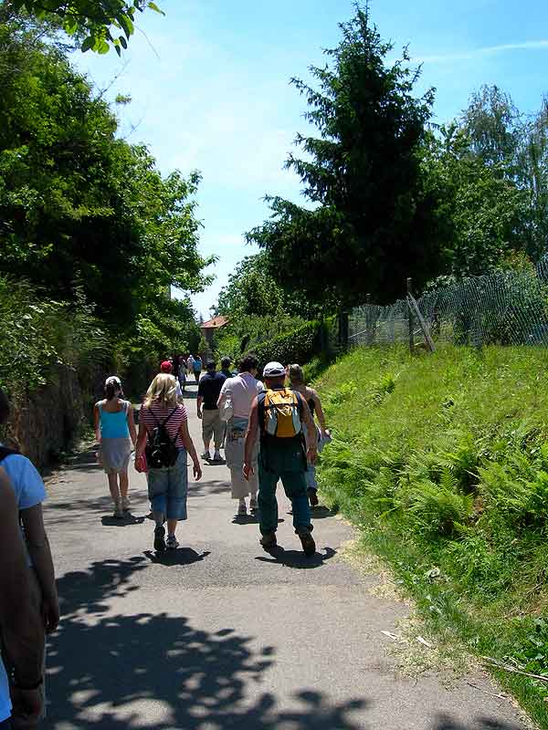 In fila per raggiungere la tappa successiva