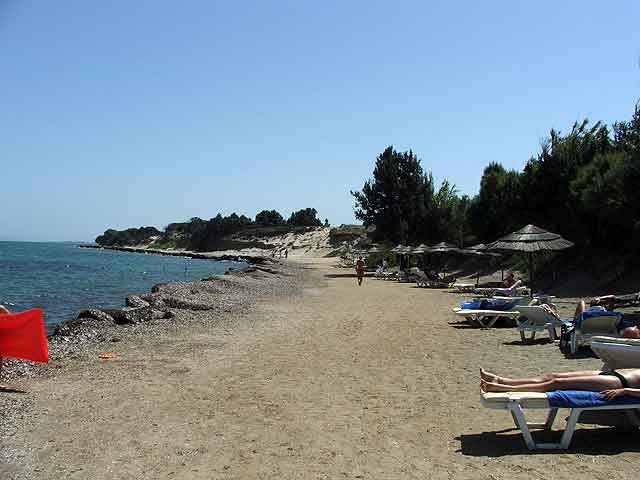 La spiaggia dalla piscina