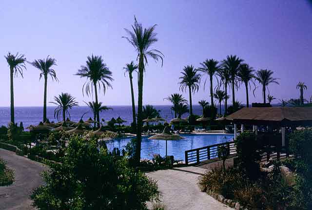 Vista dall'appartamento verso la piscina